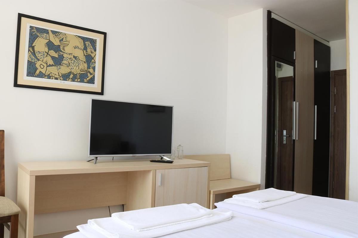 Hotel Pela Ohrid Esterno foto