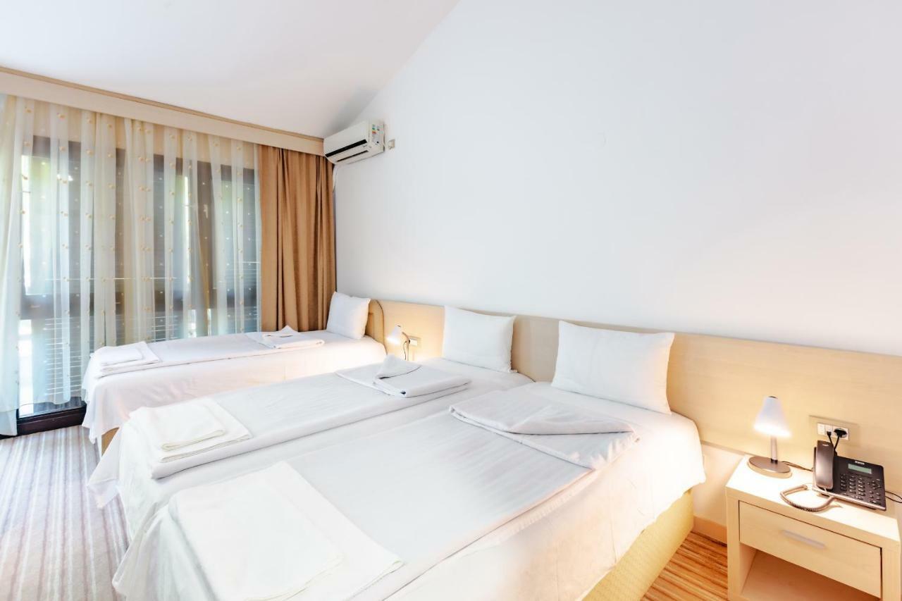 Hotel Pela Ohrid Esterno foto