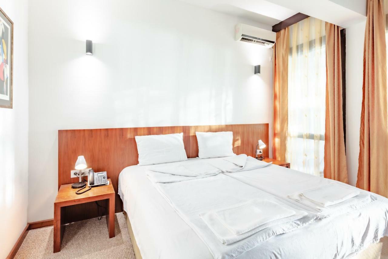 Hotel Pela Ohrid Esterno foto